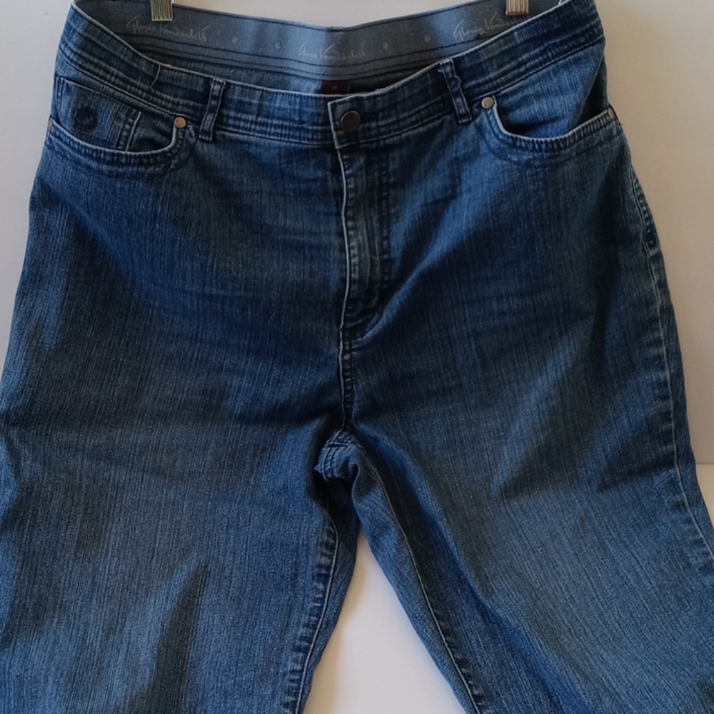 Woman's Gloria Vanderbilt Denim Capris